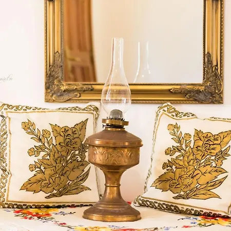 Evdoxia's House * Apérion